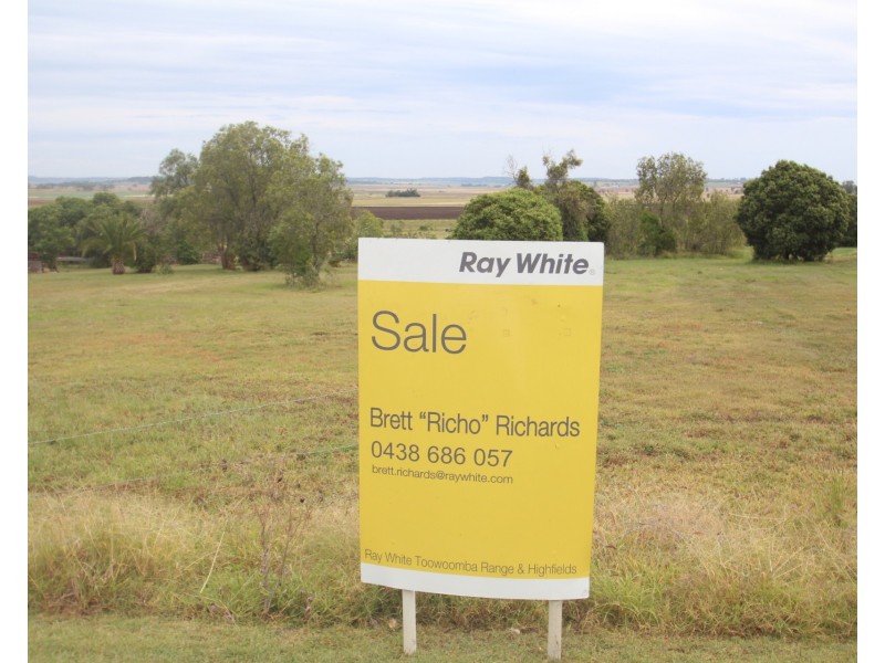 29 Goombungee Road, Kingsthorpe QLD 4400
