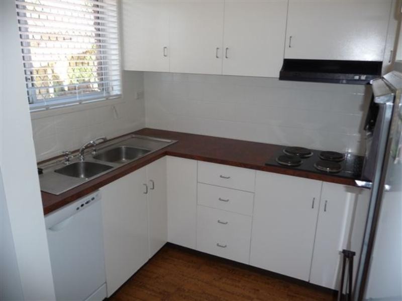 2/88 Anzac Avenue, Newtown QLD 4350