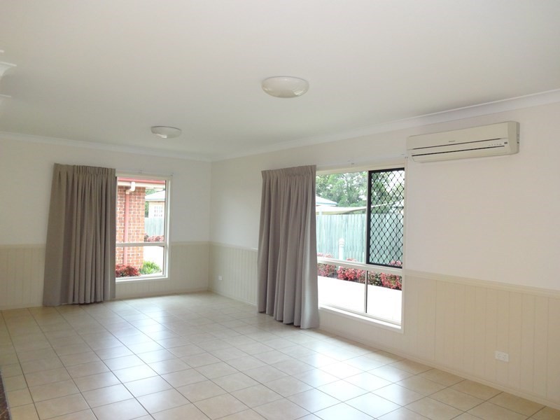 1/6 Victory Street, Newtown QLD 4350