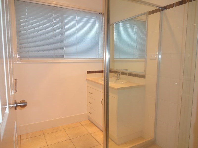 1/6 Victory Street, Newtown QLD 4350