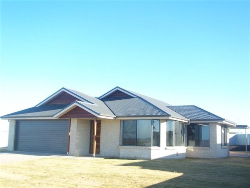 143 Main Street, Westbrook QLD 4350