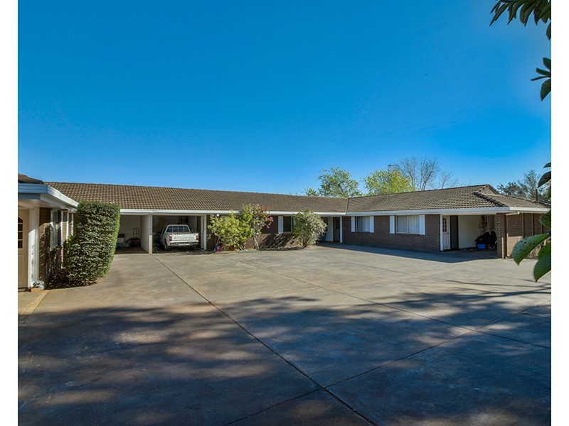 327 Hume Street, South Toowoomba QLD 4350