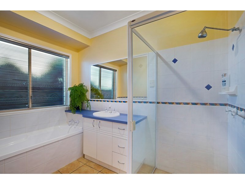 5 Paddington Court, Middle Ridge QLD 4350