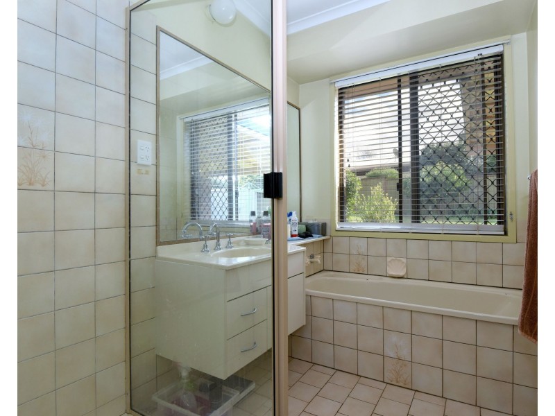 35 Miranda Drive, Wilsonton Heights QLD 4350