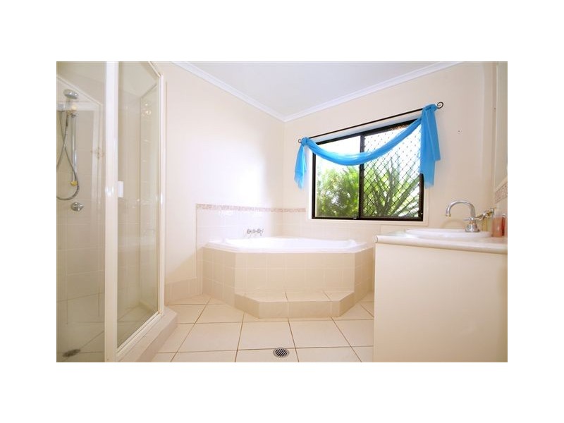 11 Norman Court, Westbrook QLD 4350