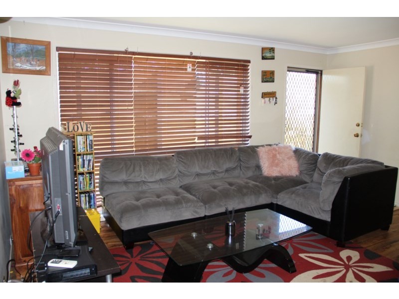 33 Hinkler Crescent, Wilsonton QLD 4350