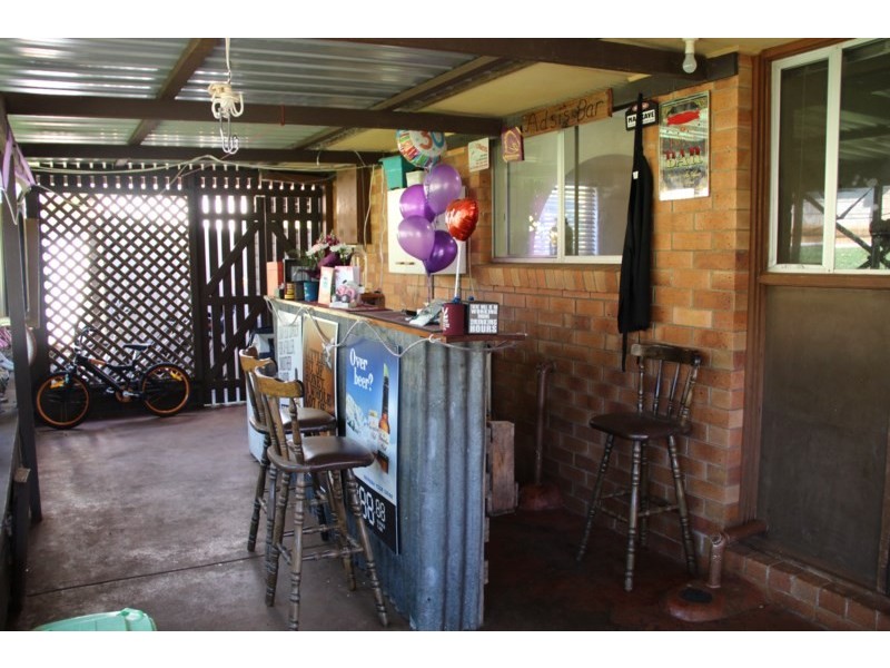 33 Hinkler Crescent, Wilsonton QLD 4350