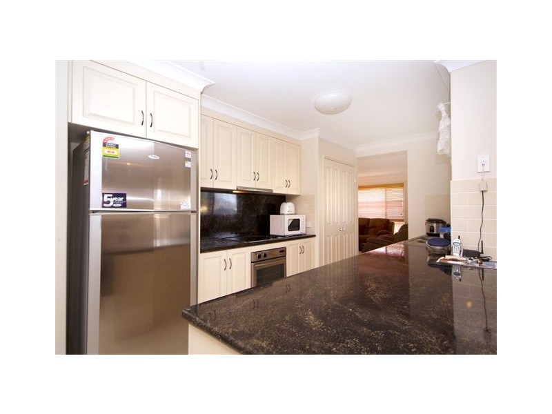 10 Scullin Street, Middle Ridge QLD 4350