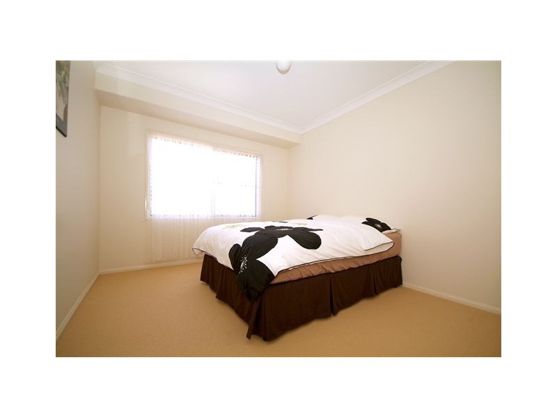 10 Scullin Street, Middle Ridge QLD 4350