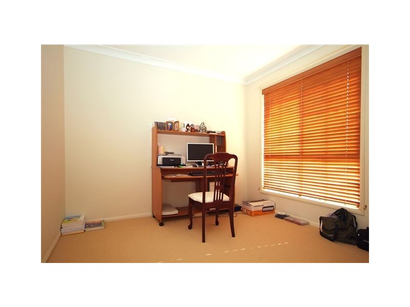 10 Scullin Street, Middle Ridge QLD 4350