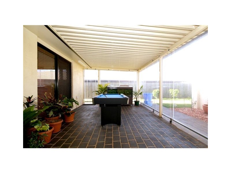 10 Scullin Street, Middle Ridge QLD 4350