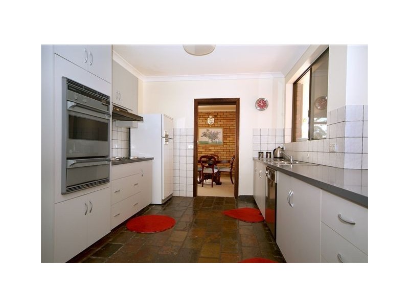 6 Whalan Court, Kearneys Spring QLD 4350