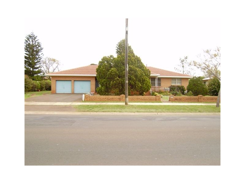 367 West Street, Harristown QLD 4350