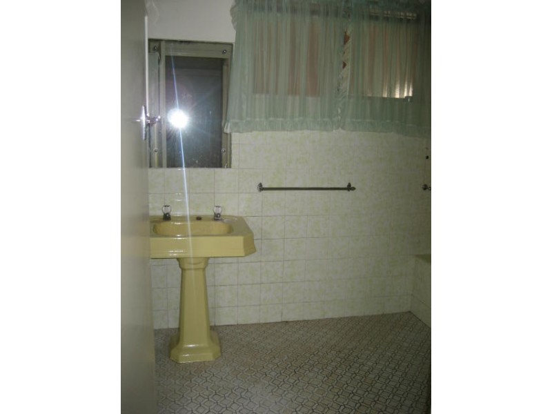 367 West Street, Harristown QLD 4350