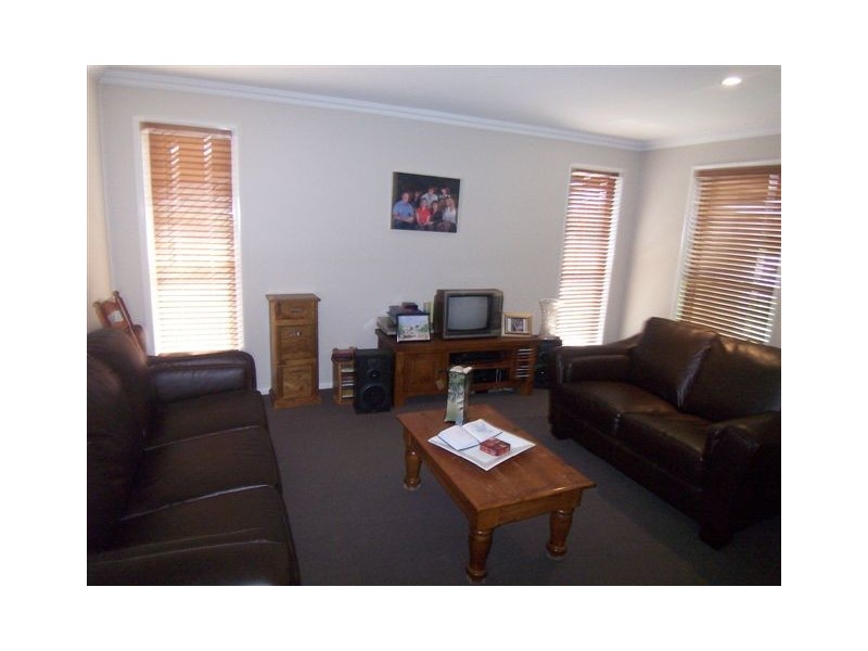 35 Hinchcliffe Drive, Kearneys Spring QLD 4350