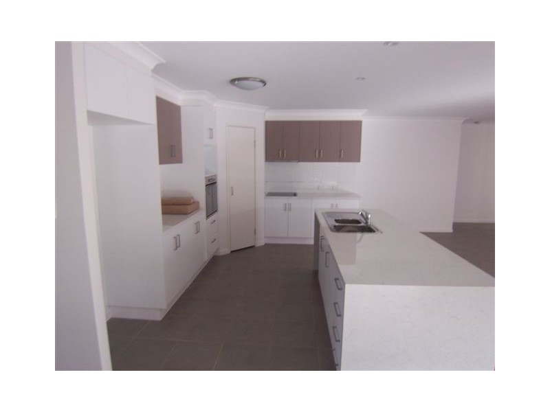 19 Barambah Street, Glenvale QLD 4350