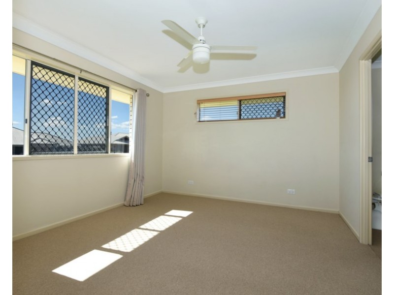 11 Quail Crescent, Highfields QLD 4352