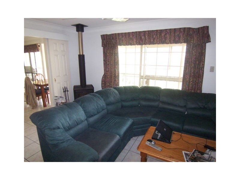 3 Valleyview Drive, Meringandan QLD 4352