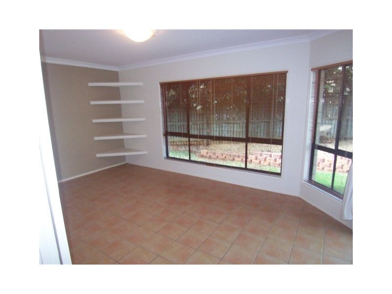 6 Vanham Close, Middle Ridge QLD 4350