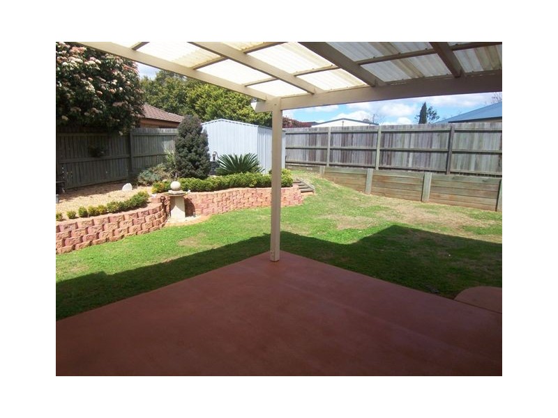 6 Vanham Close, Middle Ridge QLD 4350