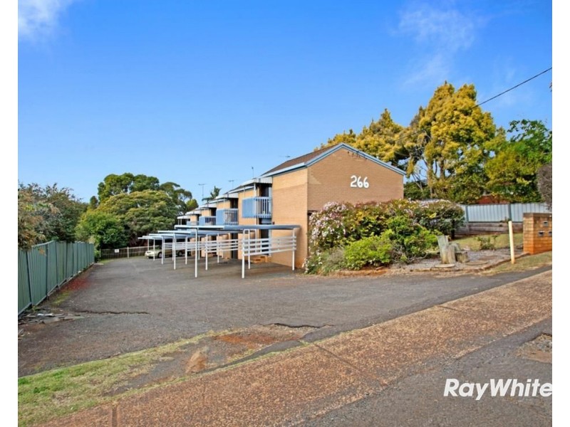 266 West Street, Kearneys Spring QLD 4350