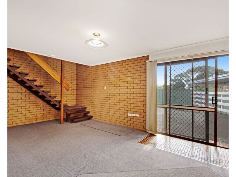 266 West Street, Kearneys Spring QLD 4350