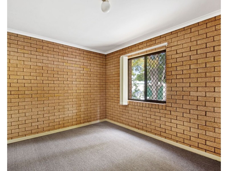 266 West Street, Kearneys Spring QLD 4350