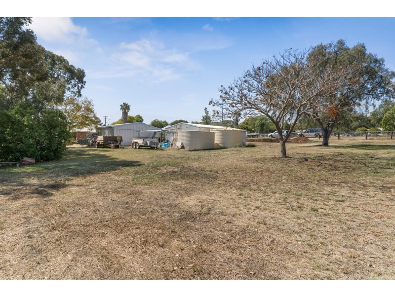 2 Fiona Street, Kingsthorpe QLD 4400