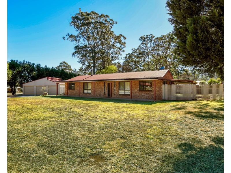 16 Littleton Drive, Highfields QLD 4352