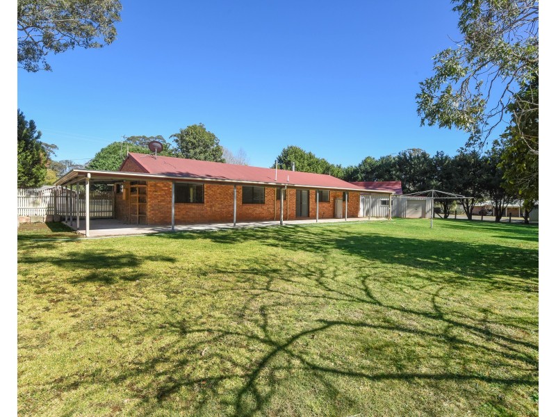 16 Littleton Drive, Highfields QLD 4352
