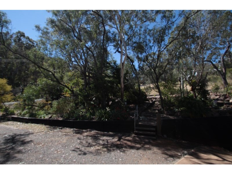 13 Rowland Court, Gowrie Mountain QLD 4350