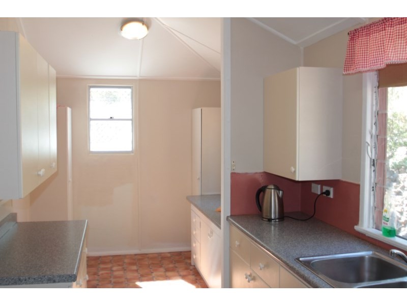 13 Rowland Court, Gowrie Mountain QLD 4350