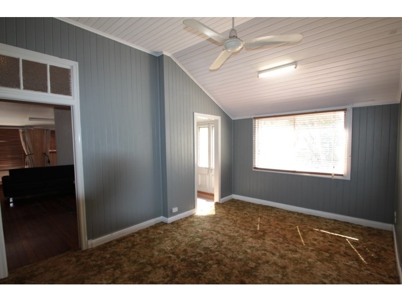 13 Rowland Court, Gowrie Mountain QLD 4350