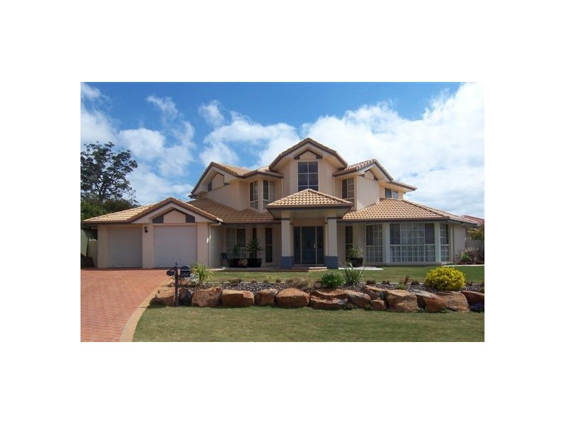 3 Woodlands Close, Middle Ridge QLD 4350