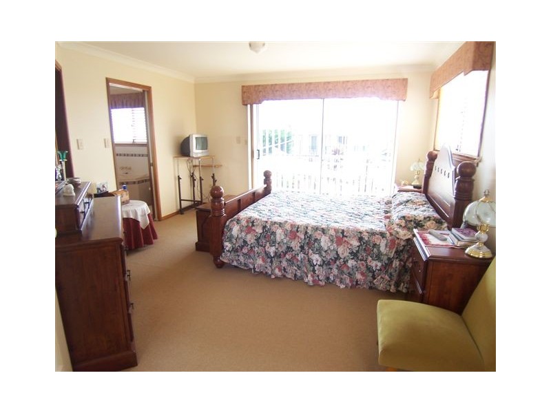 3 Woodlands Close, Middle Ridge QLD 4350