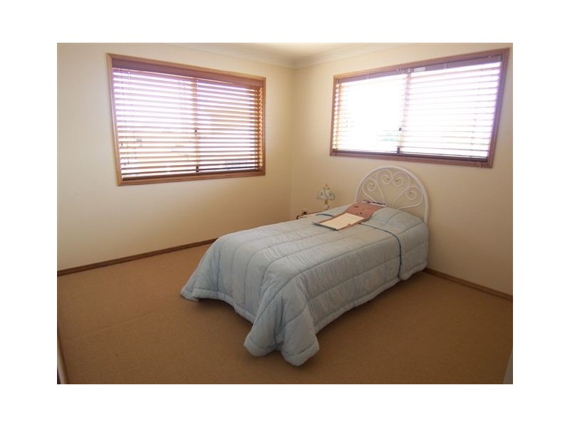 3 Woodlands Close, Middle Ridge QLD 4350