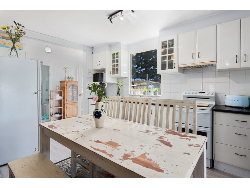 5 Makepeace Street, Rockville QLD 4350