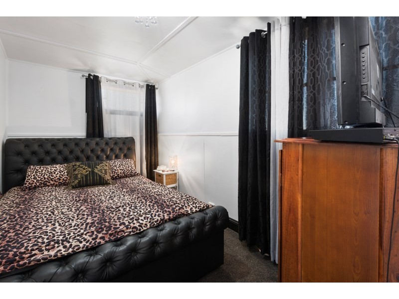 5 Makepeace Street, Rockville QLD 4350