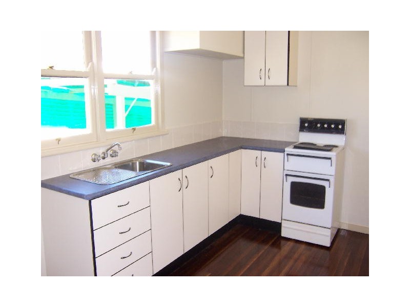 4 Robsart Street, North Toowoomba QLD 4350