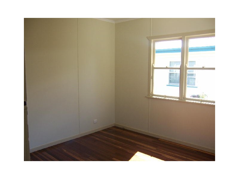 4 Robsart Street, North Toowoomba QLD 4350