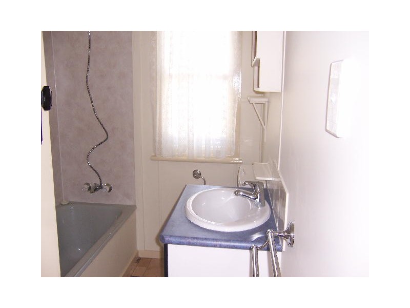 4 Robsart Street, North Toowoomba QLD 4350