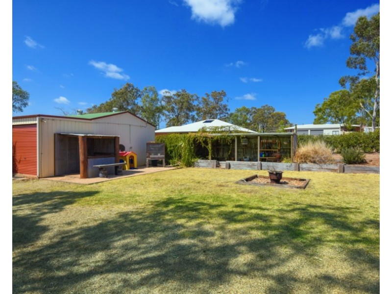 5 Highview Street, Meringandan West QLD 4352