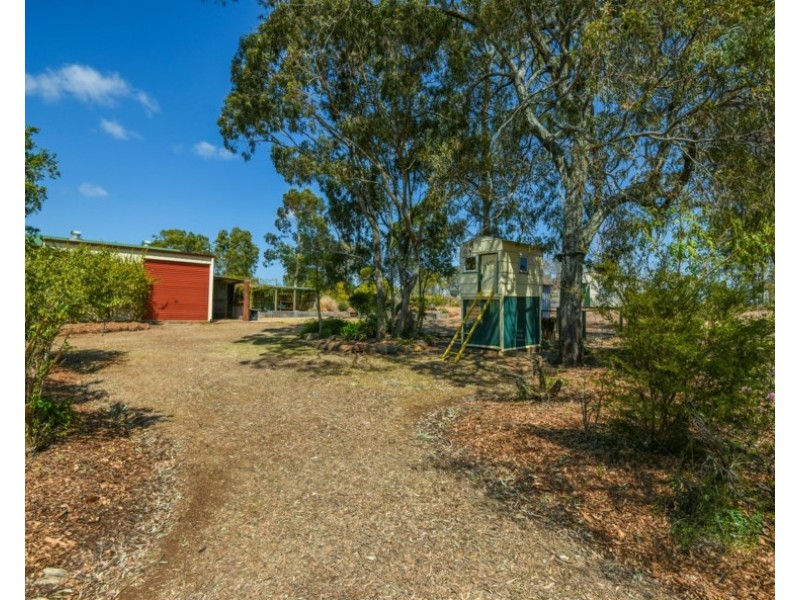 5 Highview Street, Meringandan West QLD 4352