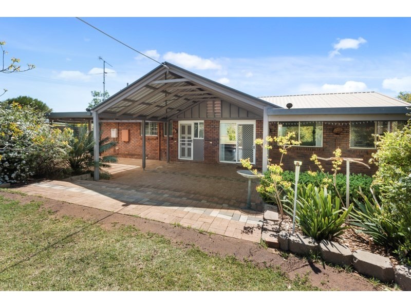 18 Gulligal Street, Kingsthorpe QLD 4400