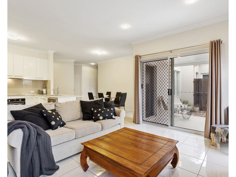 2/38 Victory Street, Newtown QLD 4350