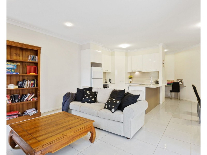 2/38 Victory Street, Newtown QLD 4350