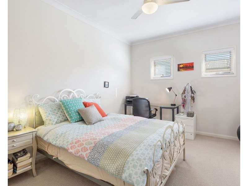 2/38 Victory Street, Newtown QLD 4350