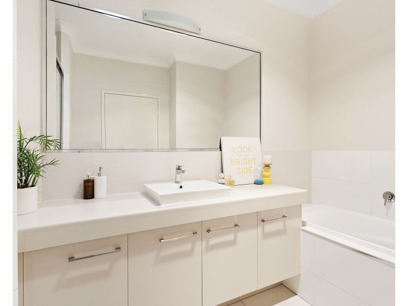 2/38 Victory Street, Newtown QLD 4350