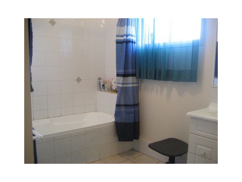 8 Monash Lane, Newtown QLD 4350