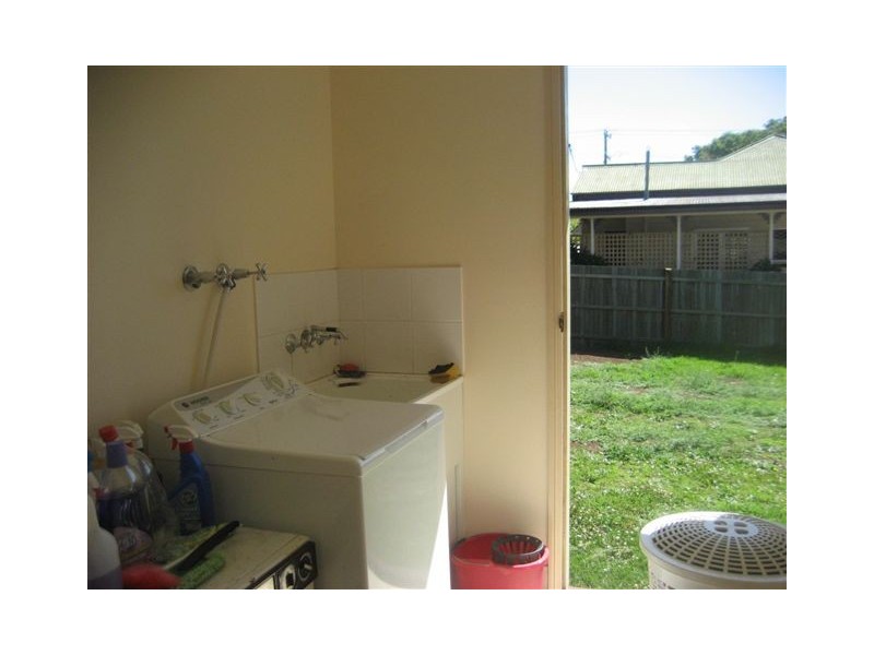 8 Monash Lane, Newtown QLD 4350